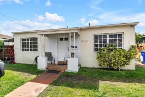 3250 Nw 14th Ter Miami, FL 33125 - MLS#A11981064