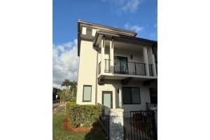 4485 Nw 83rd Pkwy Doral, FL 33166 - MLS#A11981102