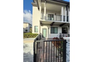 4485 Nw 83rd Pkwy Doral, FL 33166 - MLS#A11981102