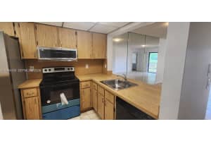 880 NE 207th Terrace Apt 104-10, Miami, FL 33179, - MLS#A11981161