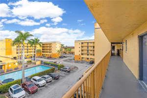 14961 Sw 82nd Ln 21-402 Miami, FL 33193 - MLS#A11981165