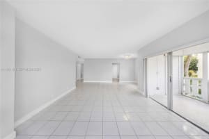 4350 Hillcrest Dr 200 Hollywood, FL 33021 - MLS#A11981183