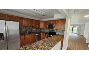 305 Lakeview Dr 101 Weston, FL 33326 - MLS#A11981274