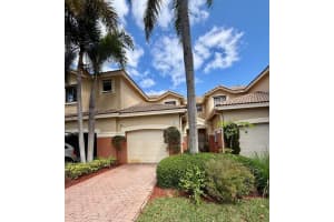 3813 Tree Top Dr, Weston