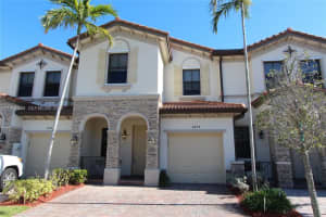 8899 Nw 98 Av 8899 Doral, FL 33178 - MLS#A11981283