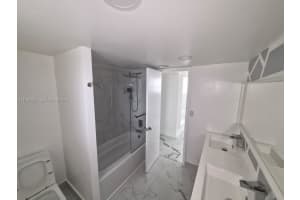 16410 Miami Dr 304 North Miami Beach, FL 33162 - MLS#A11981312