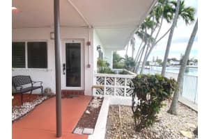 8040 Tatum Waterway Dr , Miami Beach, FL 33141 - MLS#A11981329