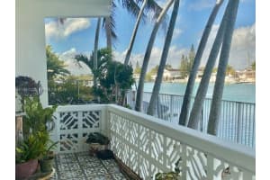 8040 Tatum Waterway Dr , Miami Beach, FL 33141 - MLS#A11981329