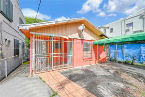 2415 Nw 15th St Miami, FL 33125 - MLS#A11981347