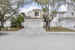 2836 W River Run Cir W, Miramar