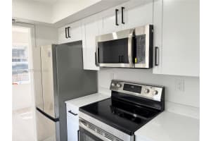 890 Sw 28th St 2 Fort Lauderdale, FL 33315 - MLS#A11981394