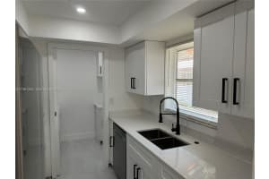 890 Sw 28th St 2 Fort Lauderdale, FL 33315 - MLS#A11981394