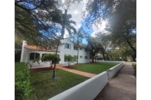 2111 Alhambra Cir Coral Gables, FL 33134 - MLS#A11981397