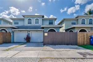 1139 Ne 3rd Ave Fort Lauderdale, FL 33304 - MLS#A11981470