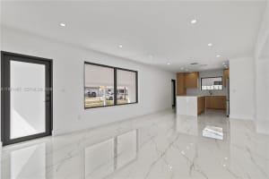 921 W 50th Pl Hialeah, FL 33012 - MLS#A11981487