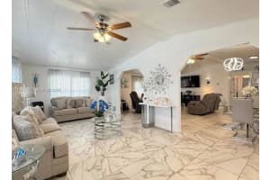 215 Laurelcrest Cir Valrico Brandon, FL 33594 - MLS#A11981516