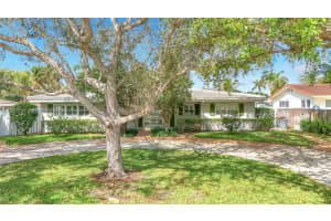 2533 Ne 21st Ter Lighthouse Point, FL 33064 - MLS#A11981599