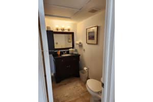 9 Ne 19th Ct 208c Wilton Manors, FL 33305 - MLS#A11981625