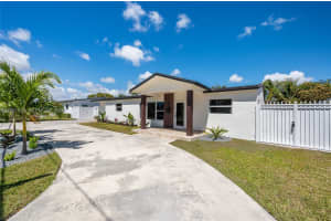 9361 Sw 16th St Miami, FL 33165 - MLS#A11981637