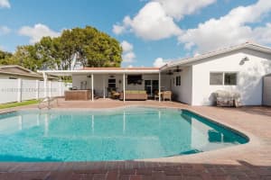 1710 Nw 106th Ter Pembroke Pines, FL 33026 - MLS#A11981650