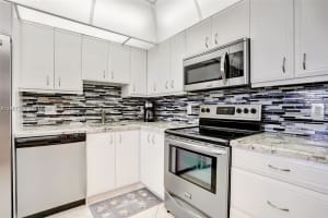 3510 Oaks Way 806 Pompano Beach, FL 33069 - MLS#A11981700