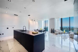 650 Ne 32nd St Uph5302 Miami, FL 33137 - MLS#A11981713