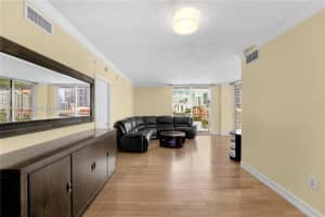 275 18th St , Miami, FL 33132 - MLS#A11981788