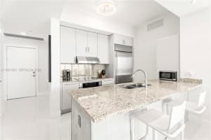 950 Brickell Bay Dr 4710 Miami, FL 33131 - MLS#A11981805