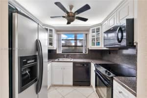 1101 Colony Point Cir 101 Pembroke Pines, FL 33026 - MLS#A11981828