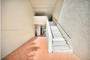 900 Crystal Lake Dr 2b Deerfield Beach, FL 33064 - MLS#A11981845