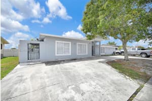 756 W 53rd St Hialeah, FL 33012 - MLS#A11981856
