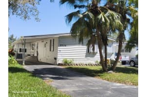 5736 Lagoon Dr, Dania Beach