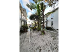 2390 Sw 22nd St 4 Miami, FL 33145 - MLS#A11981916