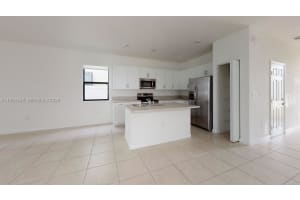 11035 W 35th Way 11035 Hialeah, FL 33018 - MLS#A11981948