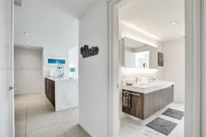 401 N Birch Rd 813 Fort Lauderdale, FL 33304 - MLS#A11982032