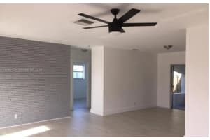 320 Sw 7th Ct. Hallandale Beach, FL 33009 - MLS#A11982126