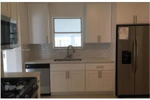 320 Sw 7th Ct. Hallandale Beach, FL 33009 - MLS#A11982126