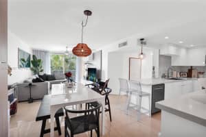 1605 Bay Rd APT 201, Miami Beach, FL 33139, - MLS#A11982180