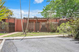 10304 Fairway Rd Pembroke Pines, FL 33026 - MLS#A11982205