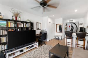 2445 Lake Pancoast Dr J Miami Beach, FL 33140 - MLS#A11982219