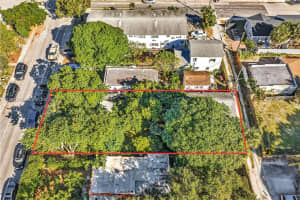 424 N J St Lake Worth, FL 33460 - MLS#A11982240