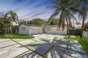 11660 Canal Dr, North Miami