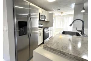 8249 Nw 8th Pl 4 Plantation, FL 33324 - MLS#A11982360