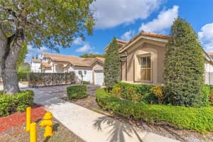 11221 Nw 48th Ter Doral, FL 33178 - MLS#A11982506