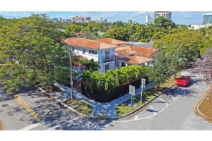 100 Sw 26th Rd, Miami