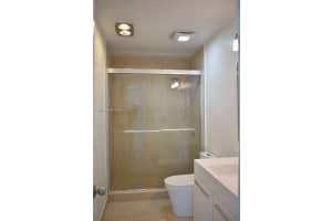 8024 Tatum Waterway Dr 5a Miami Beach, FL 33141 - MLS#A11982572