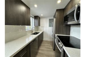 913 Ne 17th St 8 Fort Lauderdale, FL 33305 - MLS#A11982651