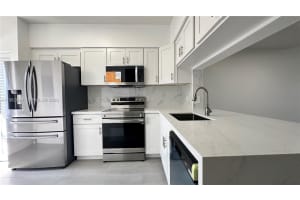 16769 Hemingway Dr Weston, FL 33326 - MLS#A11982688