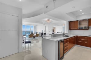 1331 Brickell Bay Dr 3703 Miami, FL 33131 - MLS#A11982699