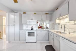 4955 E Sabal Palm Blvd 305 Tamarac, FL 33319 - MLS#A11982710